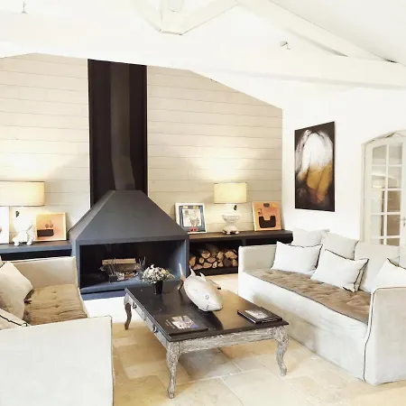 Отель Le Clos Saint-martin &