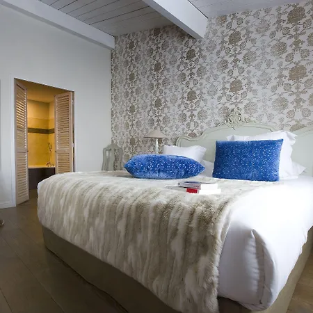 Le Clos Saint-martin & Отель 4*