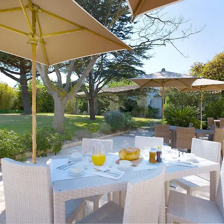 Le Clos Saint-martin & Отель Сен-Мартен-де-Ре