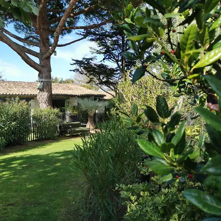 Le Clos Saint-martin & Отель 4*