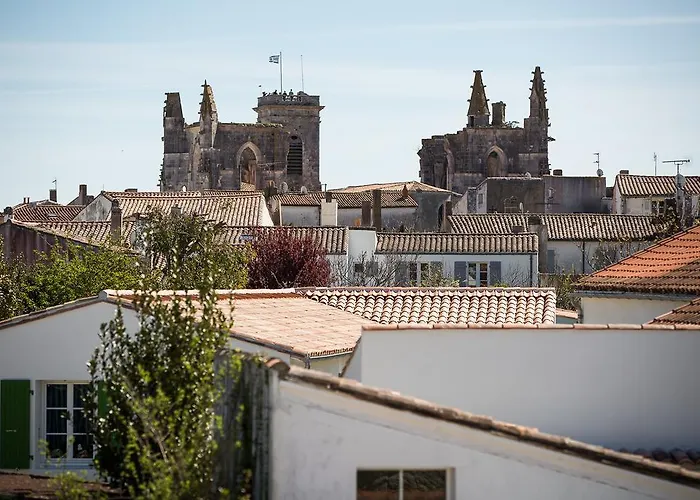 Hotel Le Clos Saint-martin & 4*