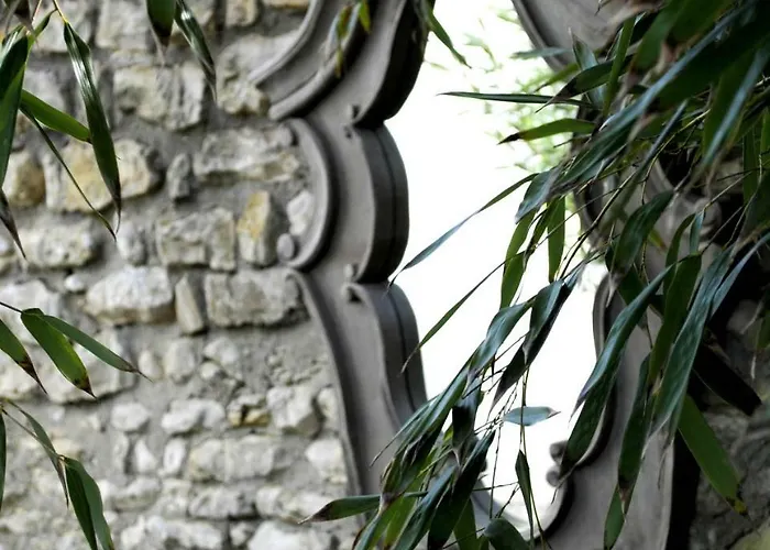 Hotel Le Clos Saint-martin & 4*