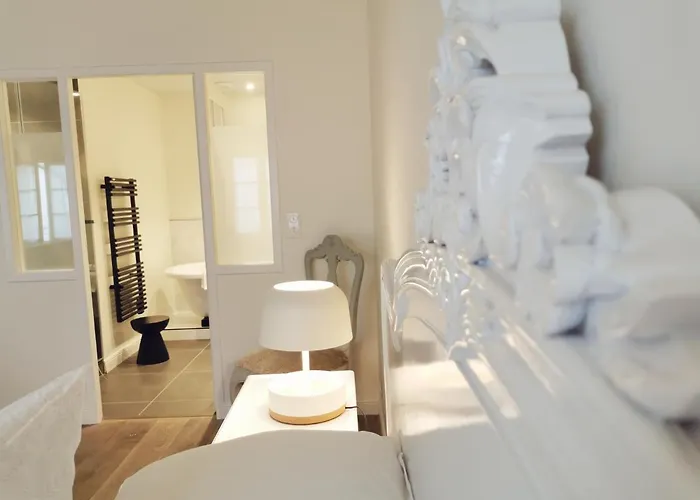 Le Clos Saint-martin & 4*