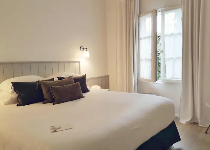 Hotel Le Clos Saint-martin & 4*