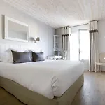 Hotel Le Clos Saint-martin & 4*