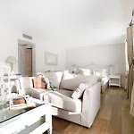 Hotel Le Clos Saint-martin & 4*