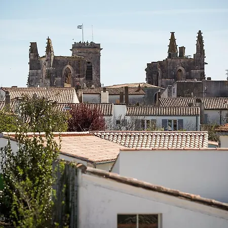 Hotel Le Clos Saint-martin & 4*