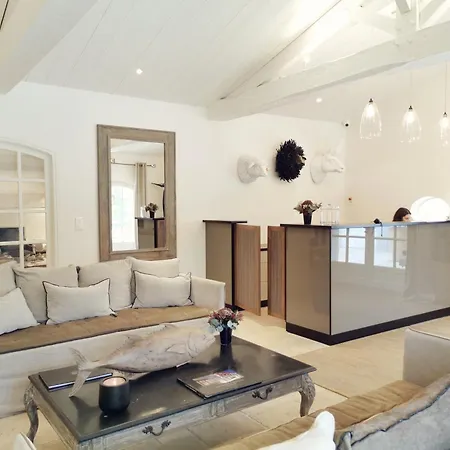 Hotel Le Clos Saint-martin & 4*