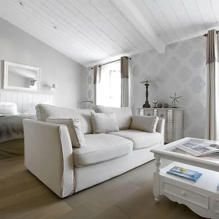 Le Clos Saint-martin & Hotell 4*