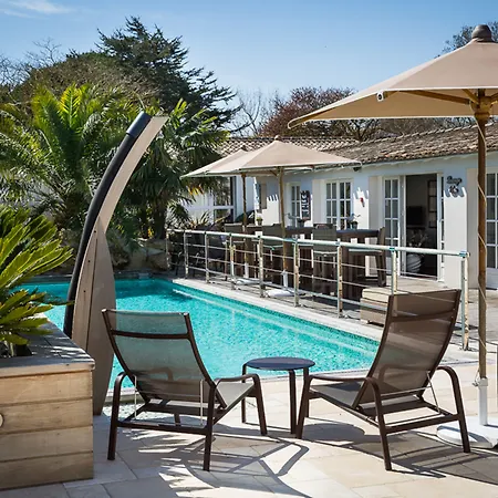 Le Clos Saint-martin & Hotel 4*