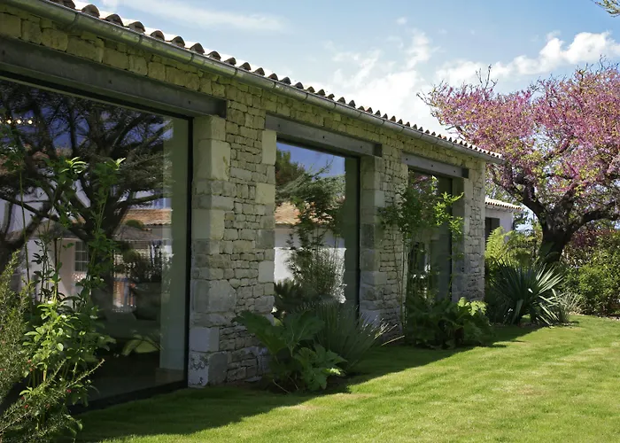 Le Clos Saint-martin & Szálloda 4*